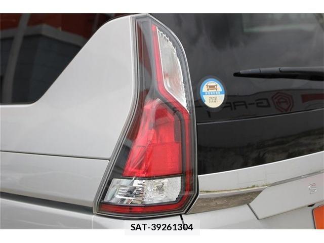 Nissan SERENA 2017-03 7218048-20