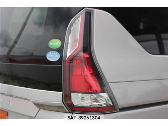 Nissan SERENA 2017-03 7218048-21