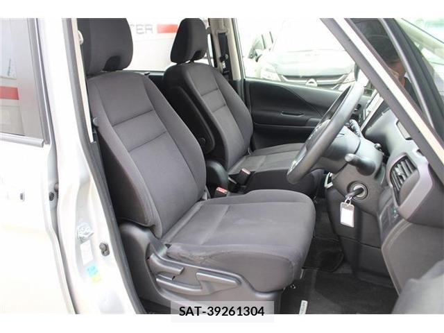 Nissan SERENA 2017-03 7218048-25