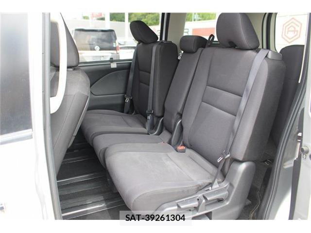 Nissan SERENA 2017-03 7218048-29