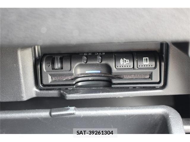 Nissan SERENA 2017-03 7218048-3