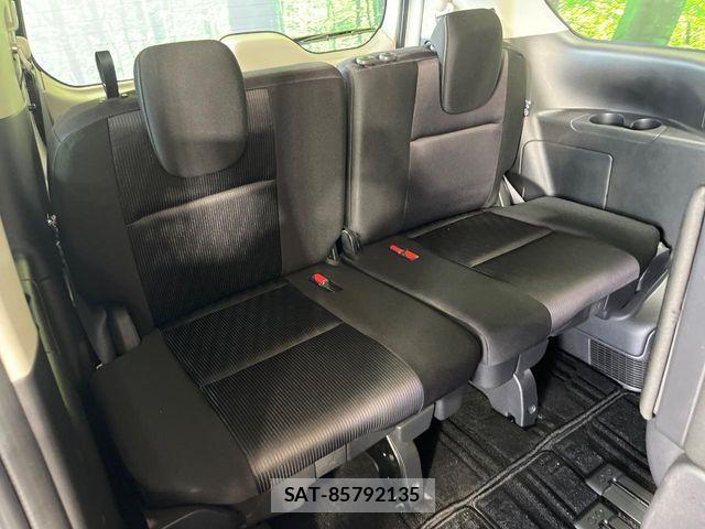 Nissan SERENA 2017-07 7224864-9
