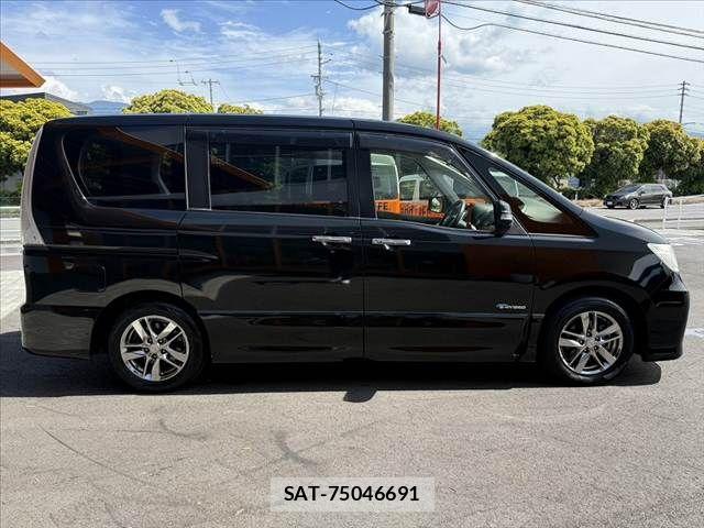 Nissan SERENA 2013-11 7224803-10