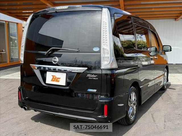 Nissan SERENA 2013-11 7224803-14