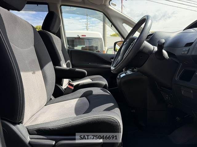 Nissan SERENA 2013-11 7224803-15