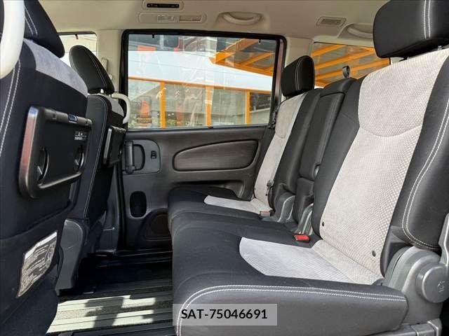 Nissan SERENA 2013-11 7224803-18