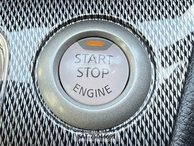 Nissan SERENA 2013-11 7224803-24