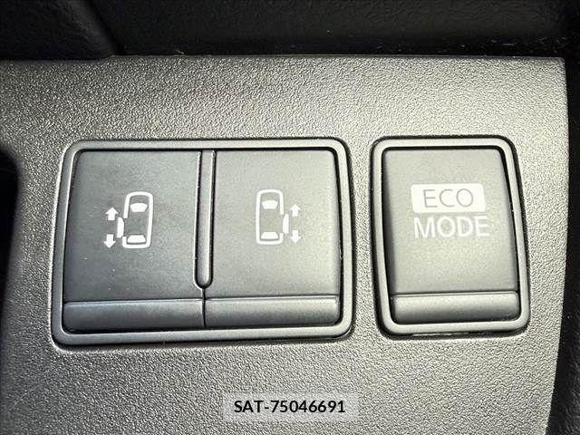 Nissan SERENA 2013-11 7224803-5