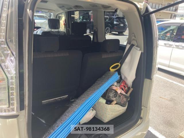 Nissan SERENA 2015-12 7224825-10