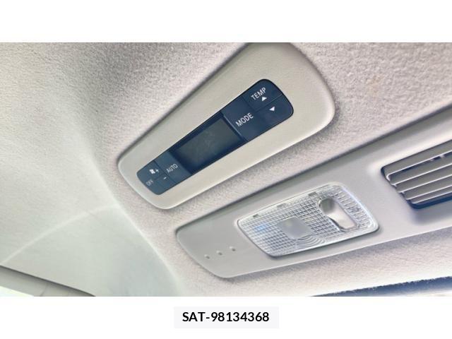Nissan SERENA 2015-12 7224825-24