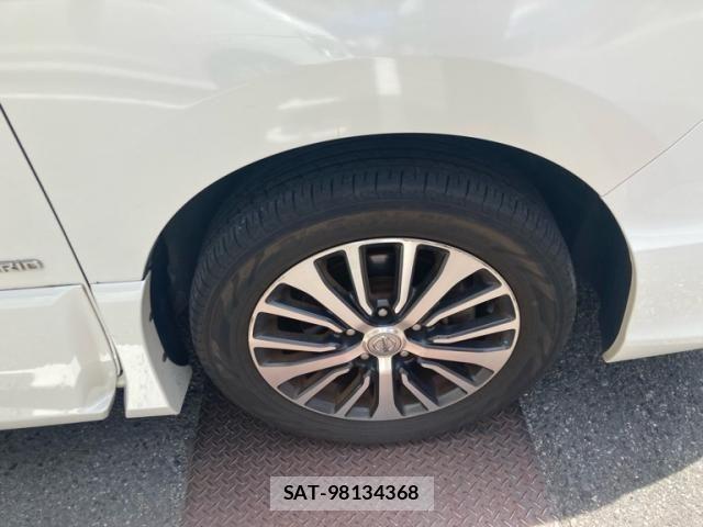 Nissan SERENA 2015-12 7224825-4