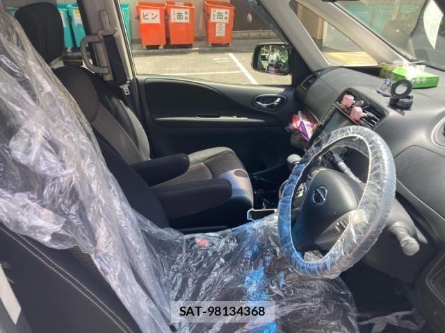 Nissan SERENA 2015-12 7224825-8