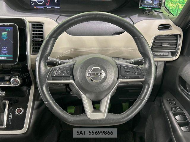 Nissan SERENA 2016-08 7224837-11