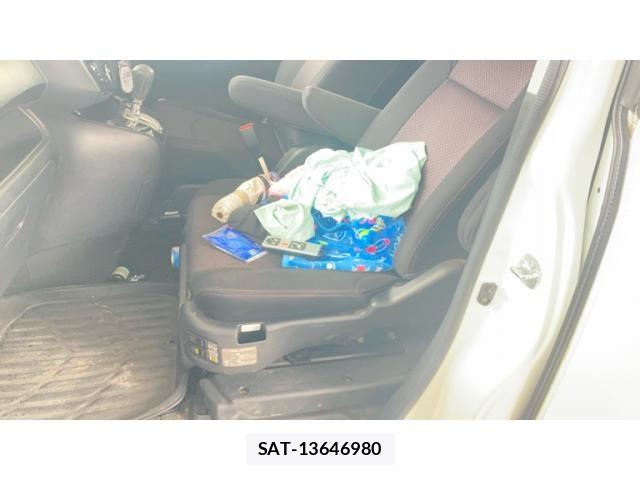 Nissan SERENA 2013-10 7224800-21