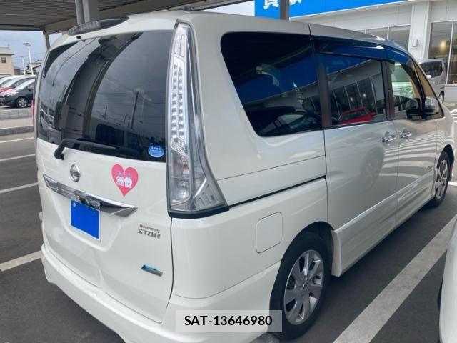 Nissan SERENA 2013-10 7224800-1