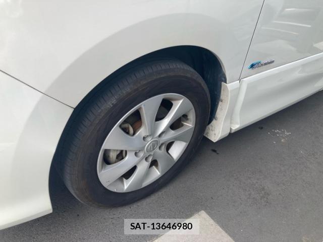 Nissan SERENA 2013-10 7224800-3