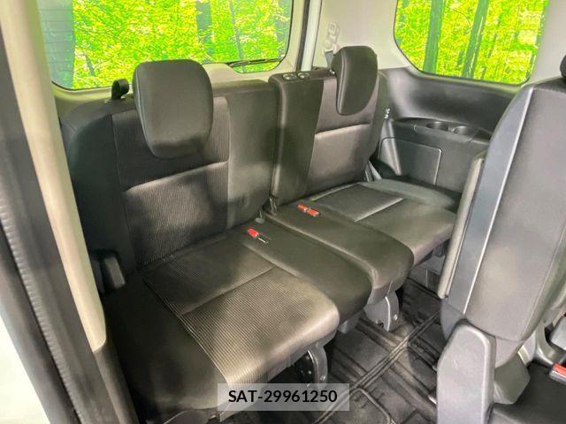 Nissan SERENA 2017-06 7224862-9
