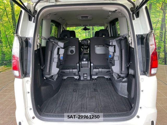 Nissan SERENA 2017-06 7224862-10