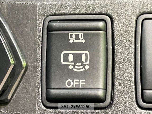 Nissan SERENA 2017-06 7224862-3