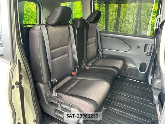 Nissan SERENA 2017-06 7224862-8