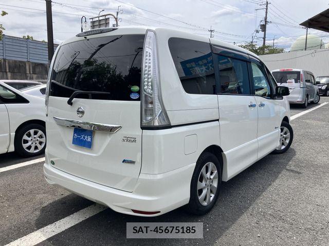 Nissan SERENA 2013-10 7224799-2
