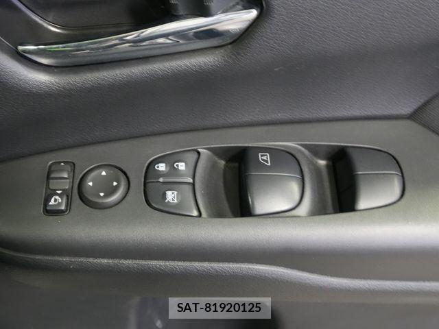 Nissan SERENA 2017-05 7224858-22