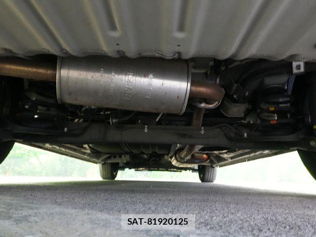 Nissan SERENA 2017-05 7224858-24