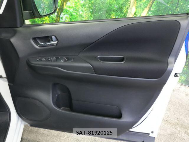 Nissan SERENA 2017-05 7224858-25