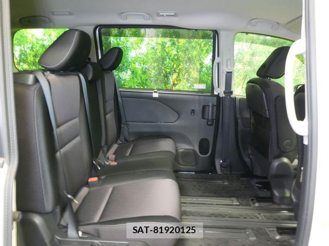 Nissan SERENA 2017-05 7224858-28