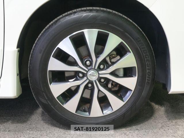 Nissan SERENA 2017-05 7224858-29