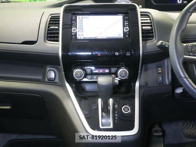 Nissan SERENA 2017-05 7224858-8