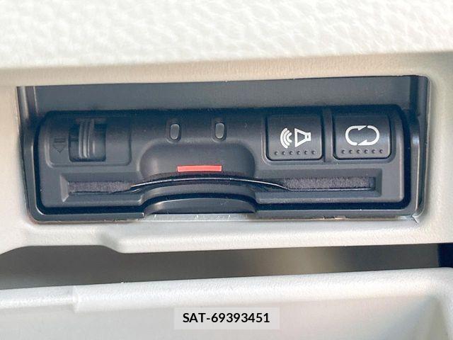 Nissan SERENA 2015-08 7224819-9