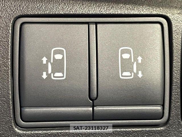 Nissan SERENA 2014-11 7224810-5