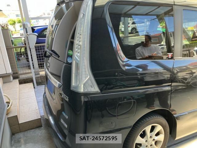 Nissan SERENA 2013-11 7224802-2