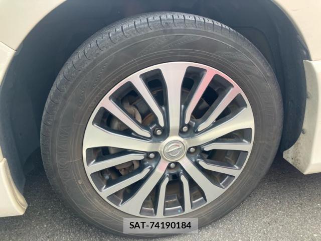 Nissan SERENA 2014-03 7224808-11