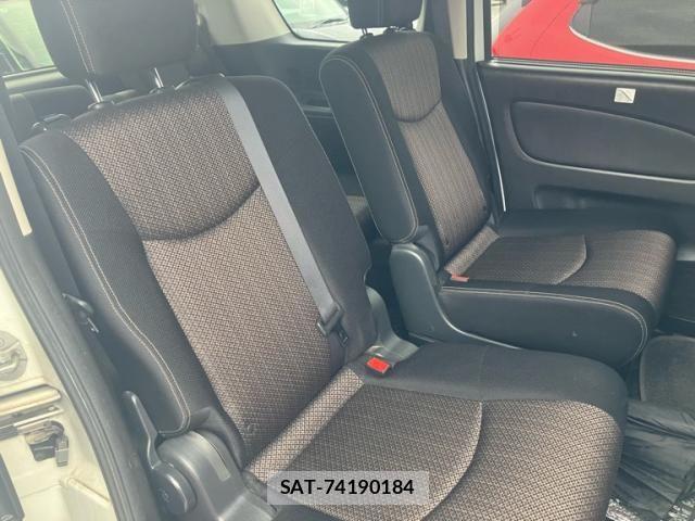 Nissan SERENA 2014-03 7224808-13