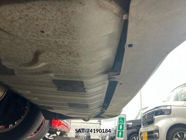 Nissan SERENA 2014-03 7224808-27