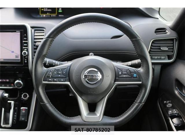 Nissan SERENA 2016-09 7224844-17