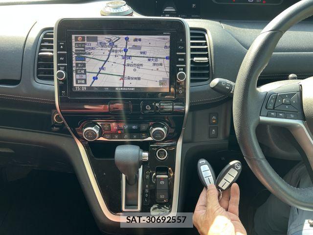 Nissan SERENA 2017-05 7224860-15