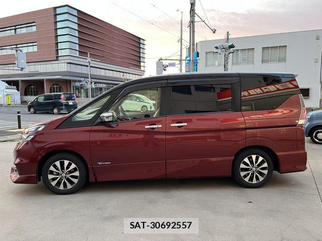 Nissan SERENA 2017-05 7224860-24