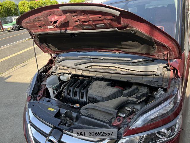 Nissan SERENA 2017-05 7224860-27