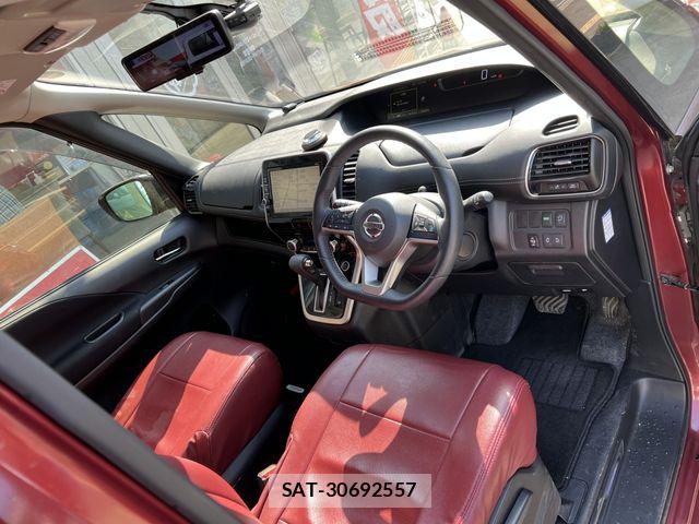 Nissan SERENA 2017-05 7224860-3