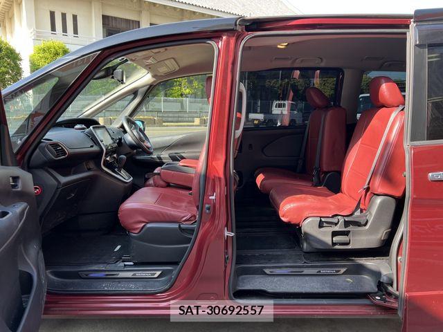 Nissan SERENA 2017-05 7224860-6