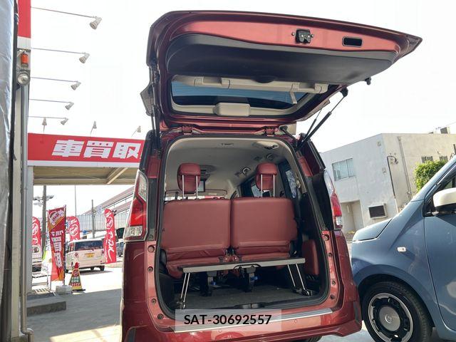 Nissan SERENA 2017-05 7224860-7