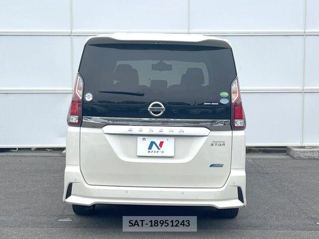 Nissan SERENA 2017-07 7224868-14