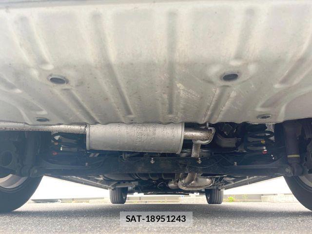Nissan SERENA 2017-07 7224868-18