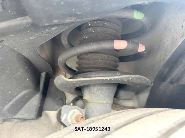 Nissan SERENA 2017-07 7224868-19