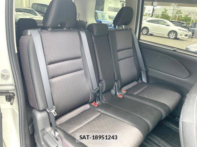 Nissan SERENA 2017-07 7224868-8