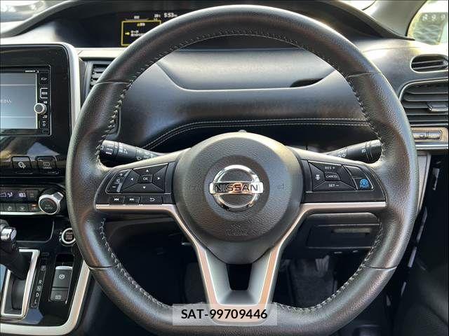 Nissan SERENA 2017-02 7224850-25