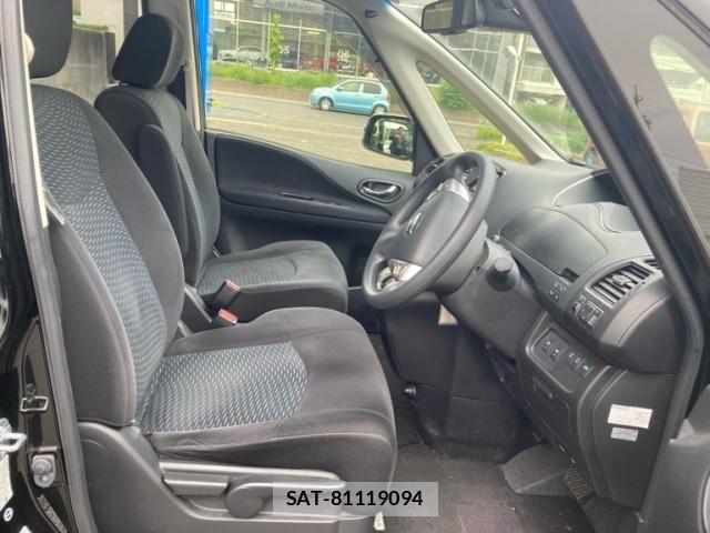 Nissan SERENA 2016-01 7224827-7